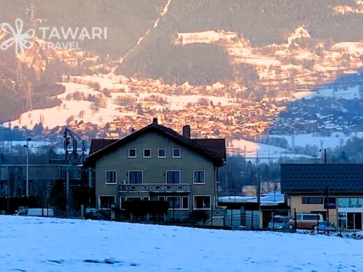 Rues enneigées Bourg-Saint-Maurice charme village montagnard chalet Tawari Travel