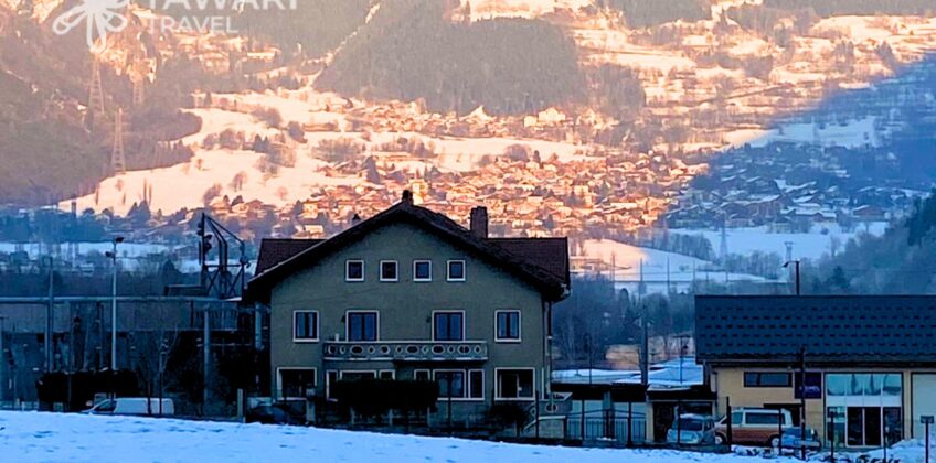 Rues enneigées Bourg-Saint-Maurice charme village montagnard chalet Tawari Travel