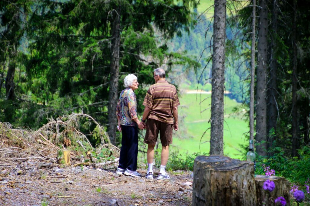 Couple Retraite Seniors Slow-Travel Nature Tawari